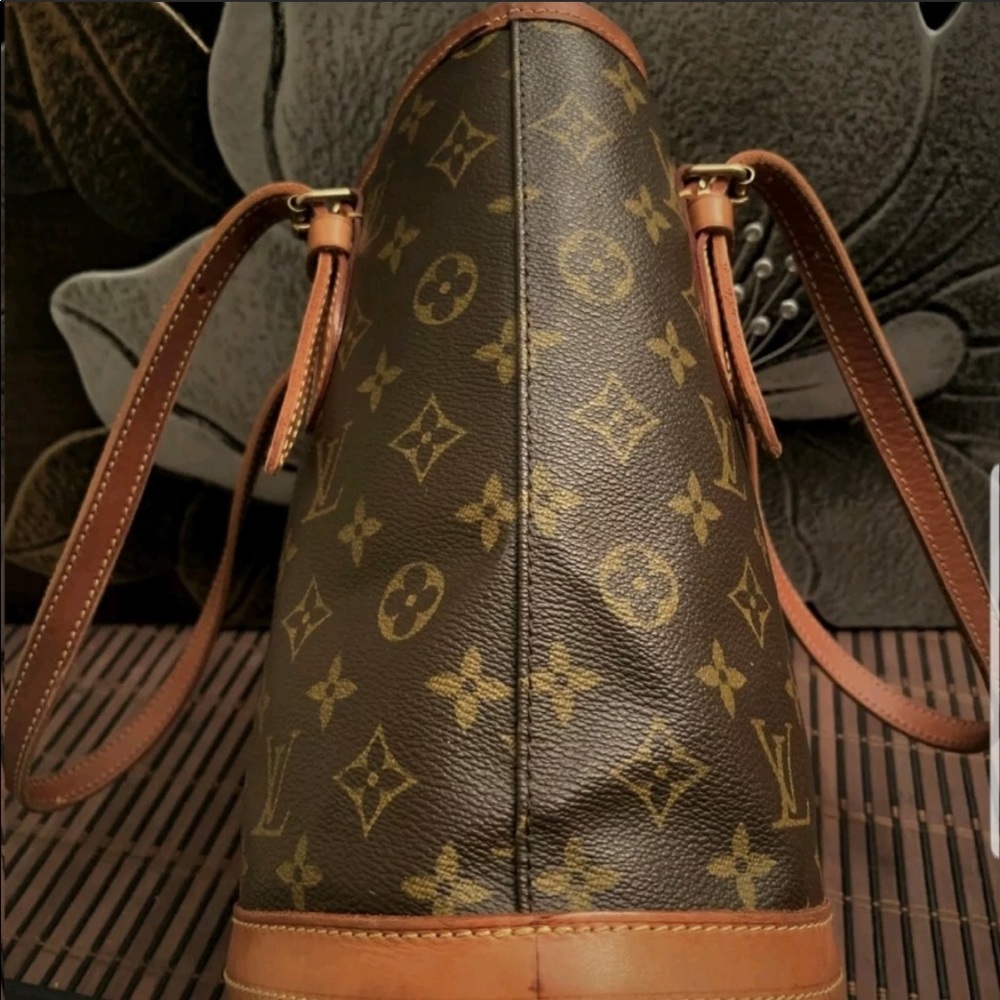 Handbag - Picture 2 of 5